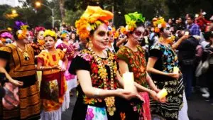 Retire-in-Mexico-dia-de-muertos-2560-x-1440-o