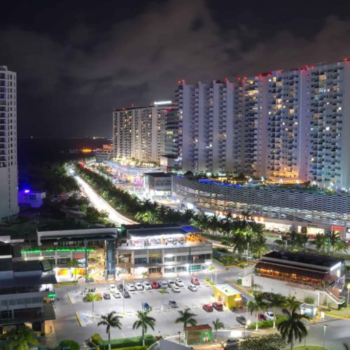 Cancun-city-at-night-o