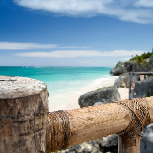 Homes-in-Mexico-Tulum-beach-railing-o