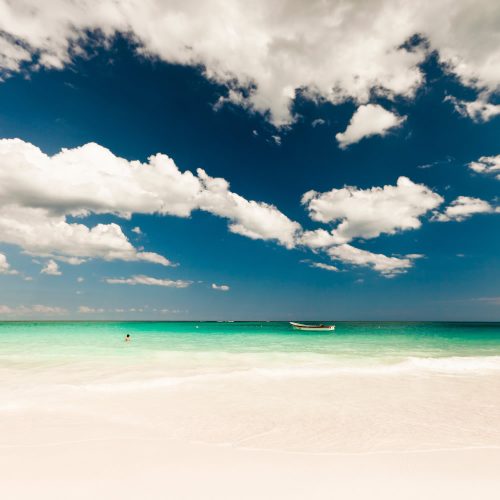 Homes-in-Mexico-Tulum-beach-white-sand-o