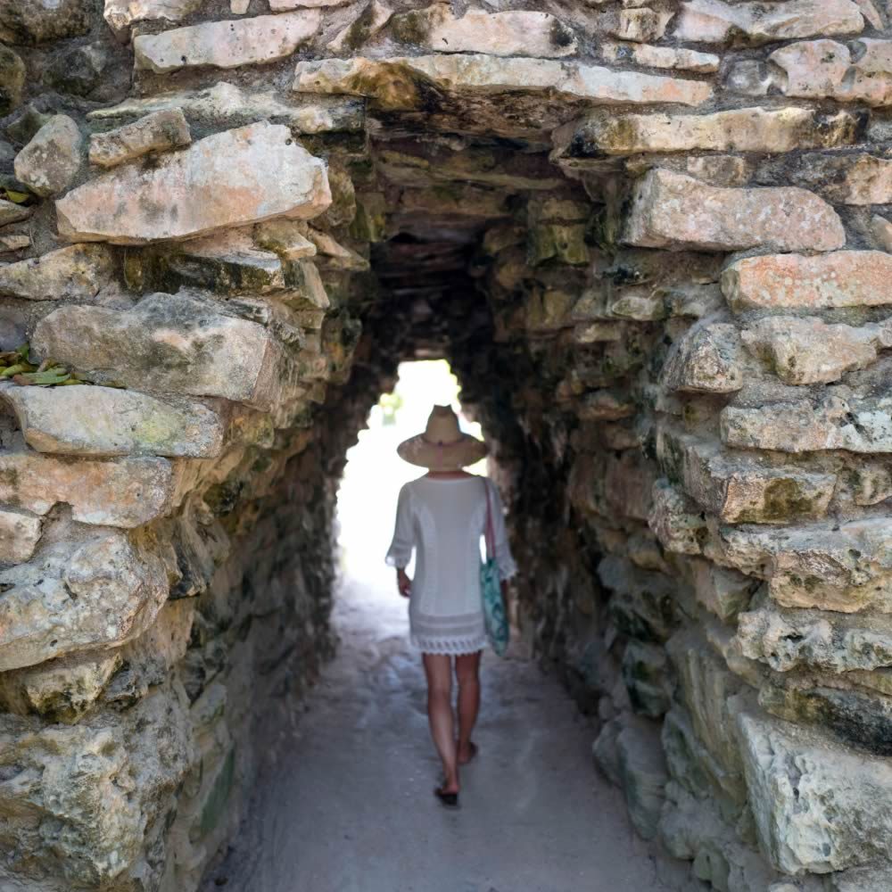 Riviera-maya-Tulum-Mayan-ruins-and-woman-o